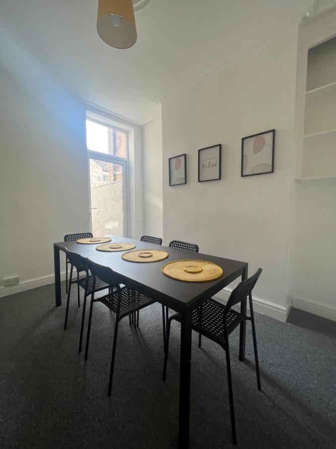 Large 3 Bed - 10 Mins To Centre Villa Liverpool Exterior foto