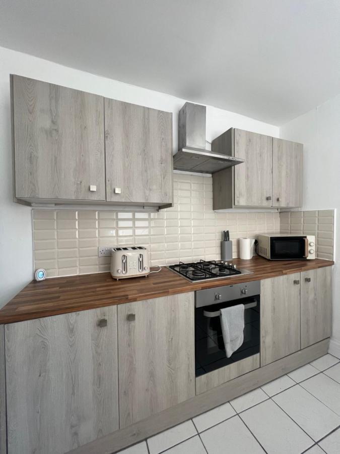 Large 3 Bed - 10 Mins To Centre Villa Liverpool Exterior foto